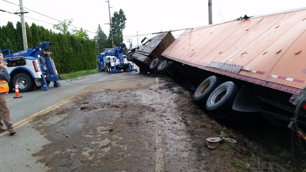 Truck Recovery: Garden Supplies on West Valley Hwy North, Auburn, WA