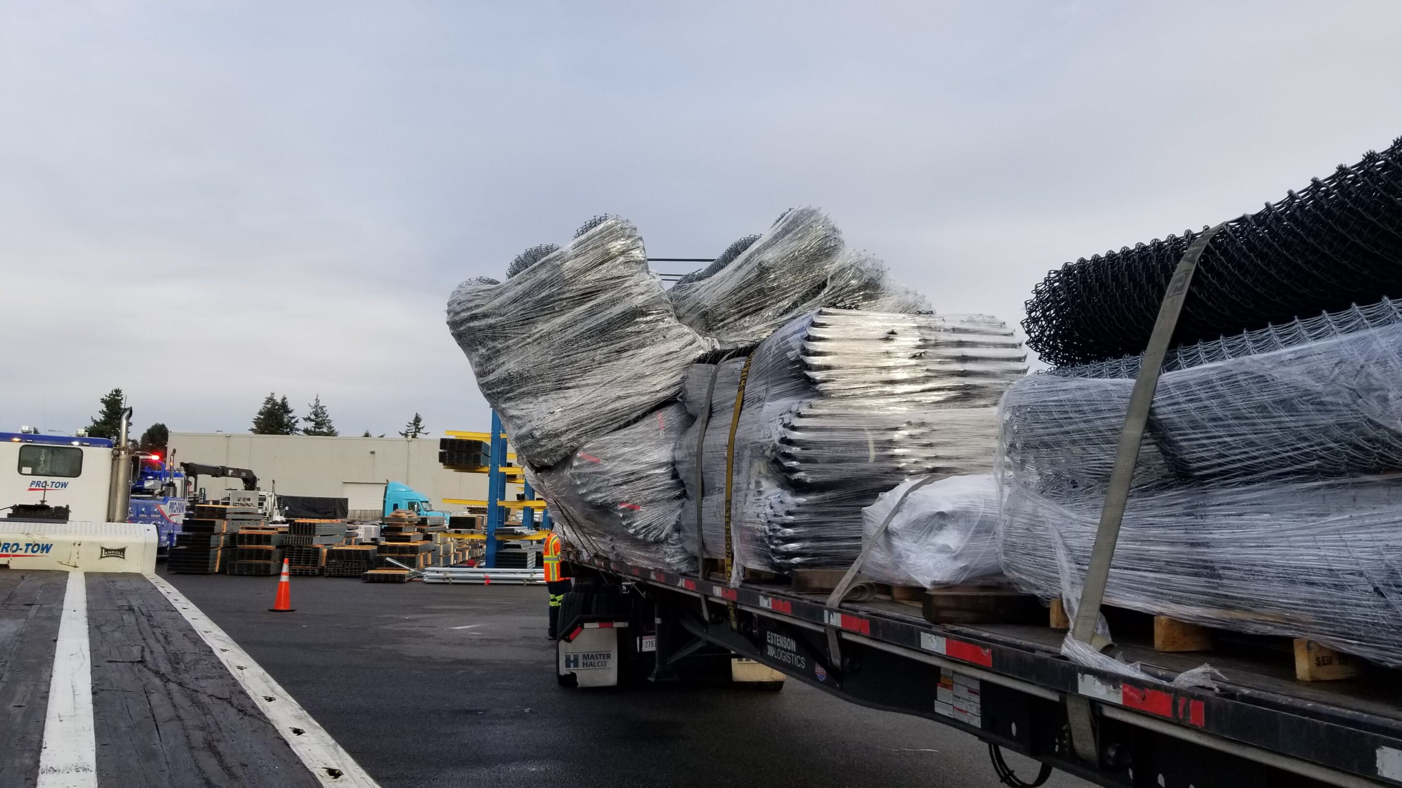 Fenced in Kent, WA Cargo Recovery and Reloading