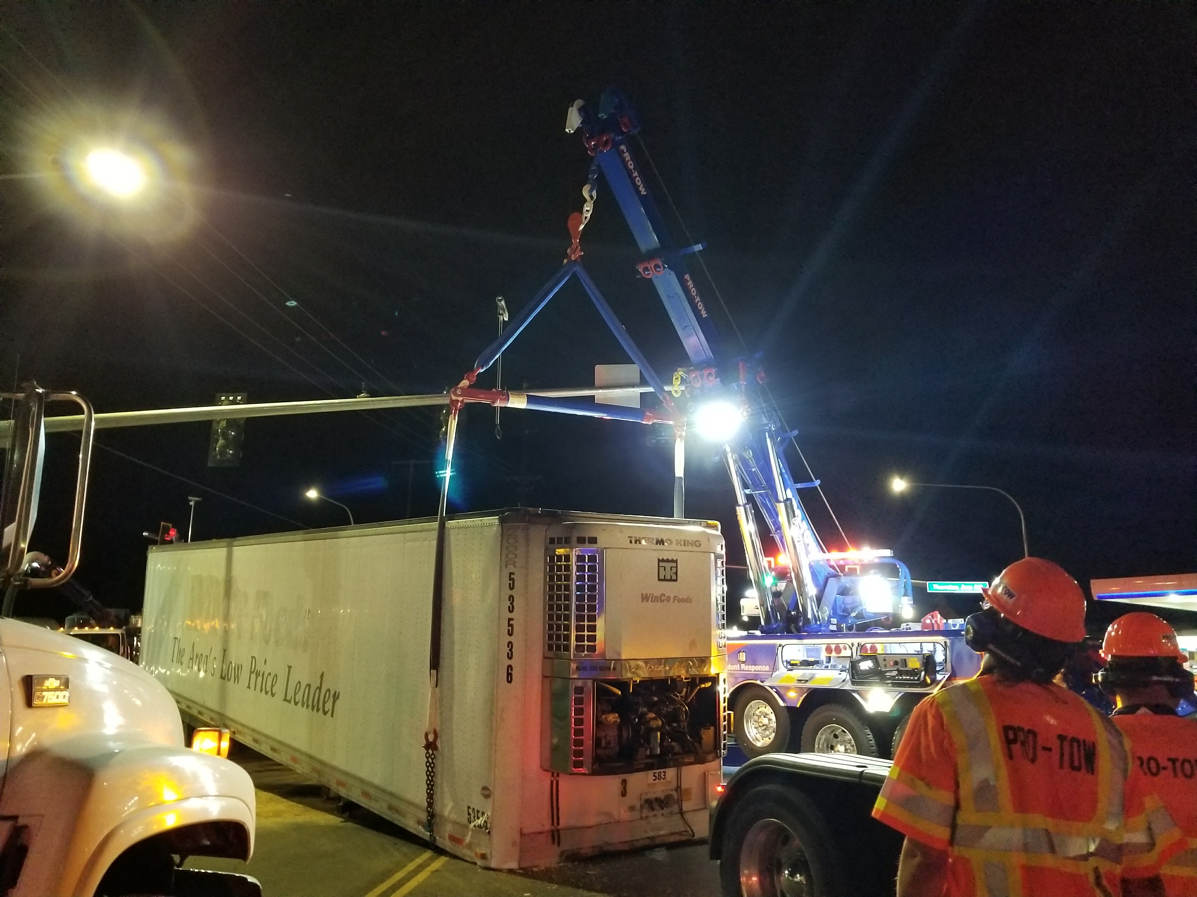 PRO-TOW-24hr-Towing.jpg
