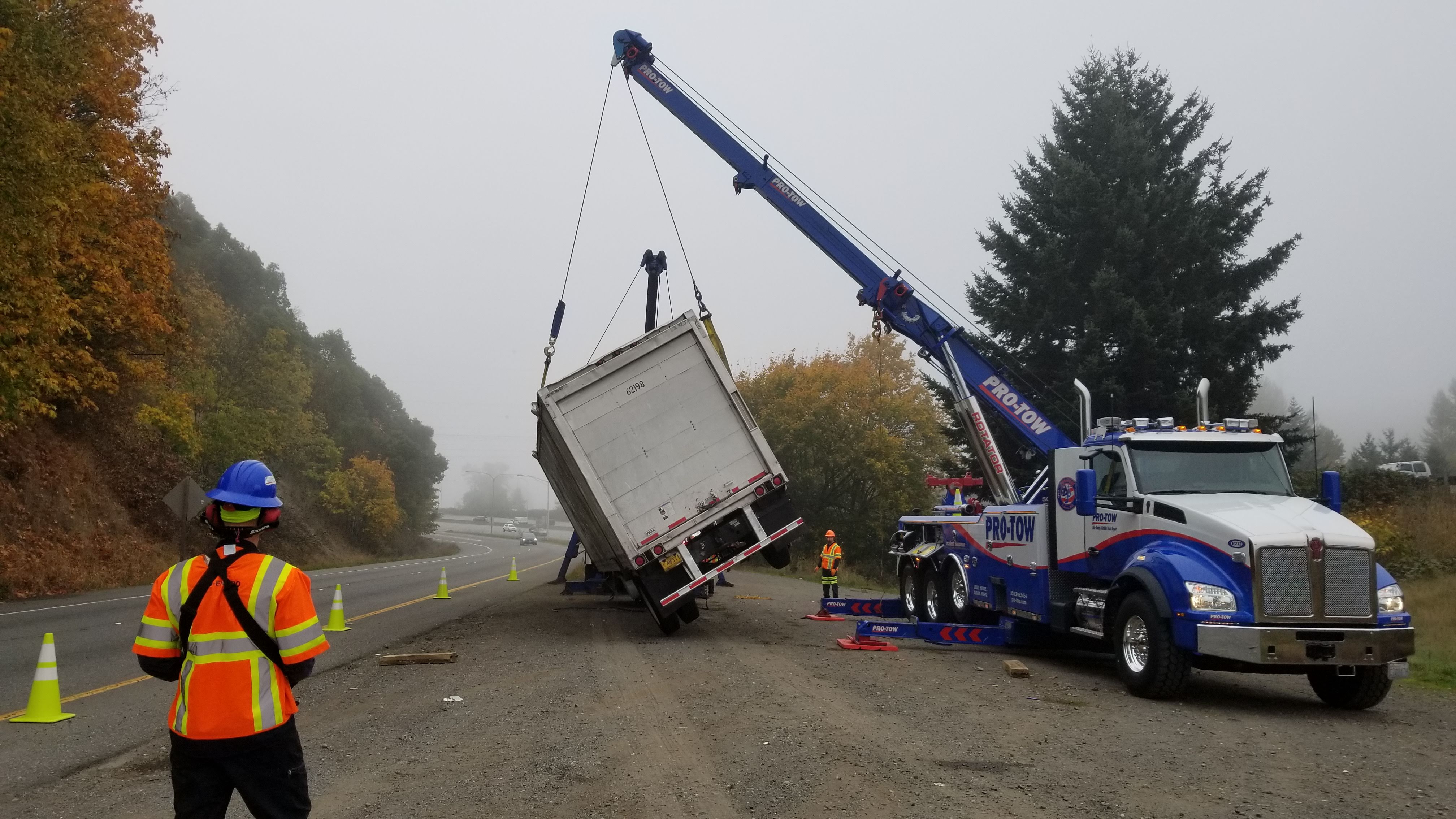 teamprotow auburn wa semi trailer towing (14) ProTow 24 Hr Towing
