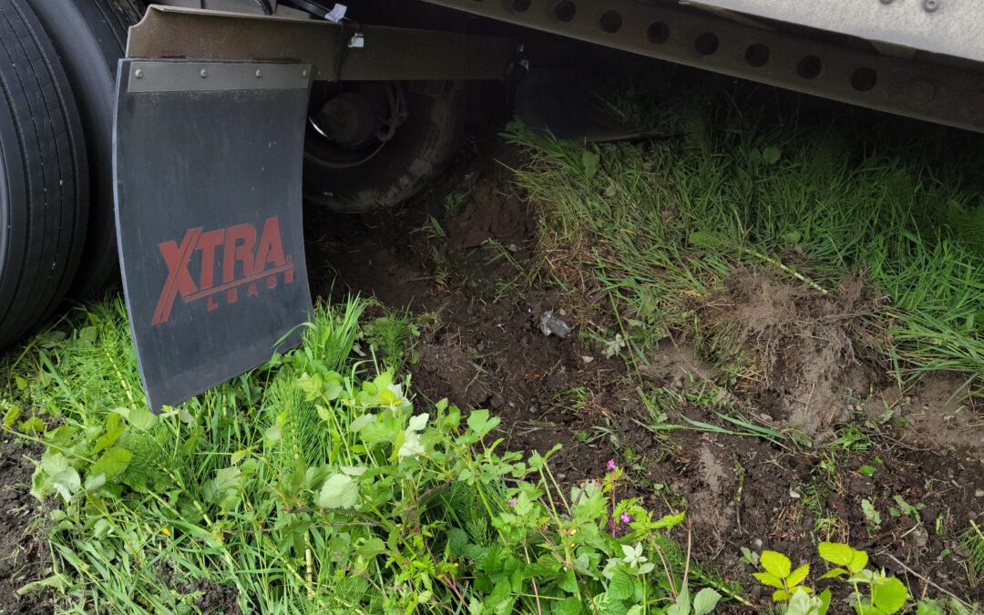 Tipper in the Ditch: Semi-Truck Recovery