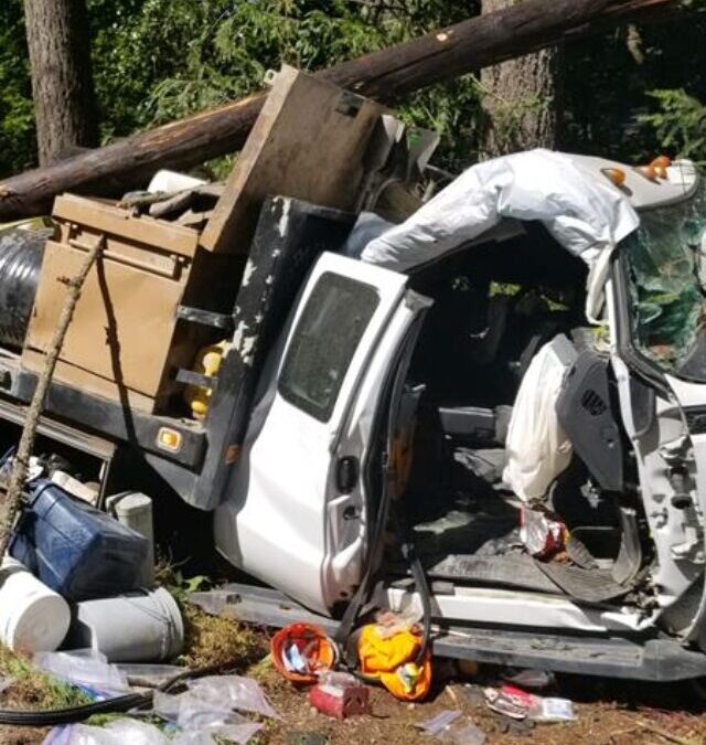 Truck Smashes, Pro-Tow Recovers