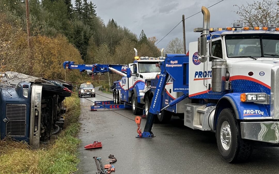 Heavy-Duty Recovery for an Overturned Tanker near Fall City, WA