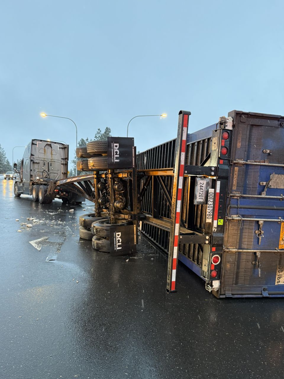 Heavy-duty recovery required for a container off its chassis