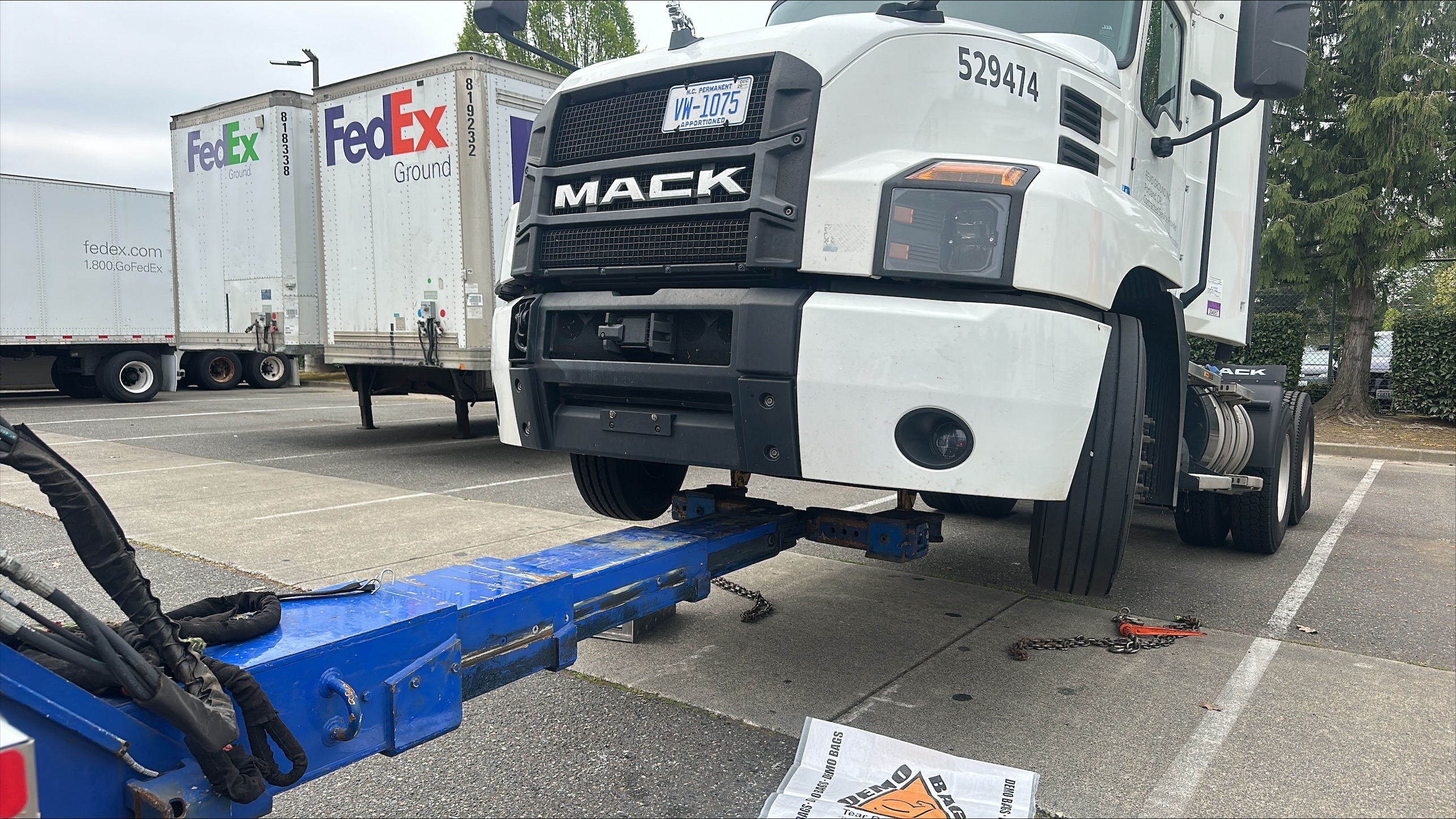 semi-truck towing in the Pacific Northwest